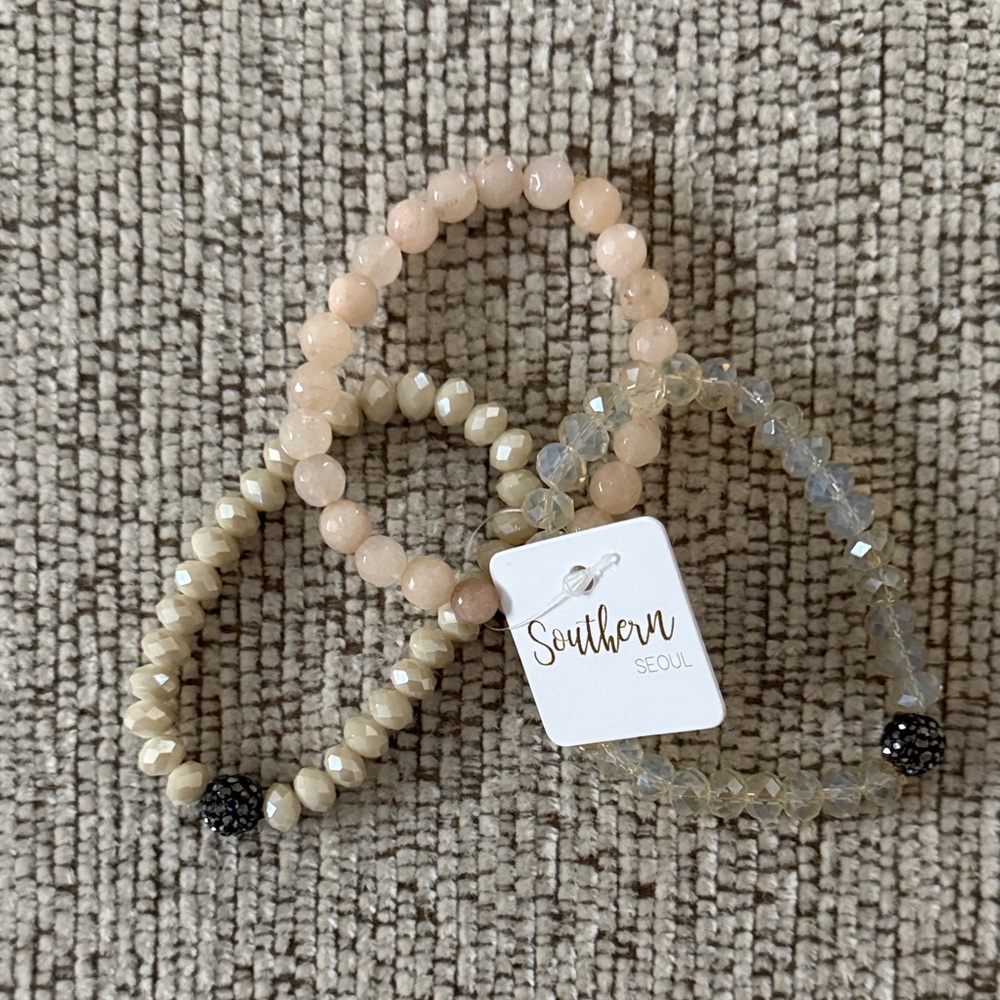 Southern Seoul Beaded Bracelet Set - Cream, Translucent and Gray
